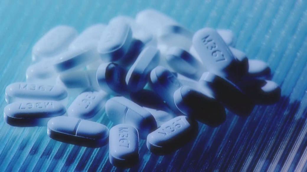 Нажмите, чтобы просмотреть видео: «Правительство Британской Колумбии расширяет судебные иски против опиоидных компаний»
