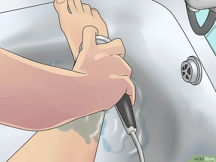 Изображение с названием Shave Your Legs (Male) Step 9