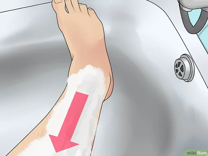 Изображение с названием Shave Your Legs (Male) Step 7